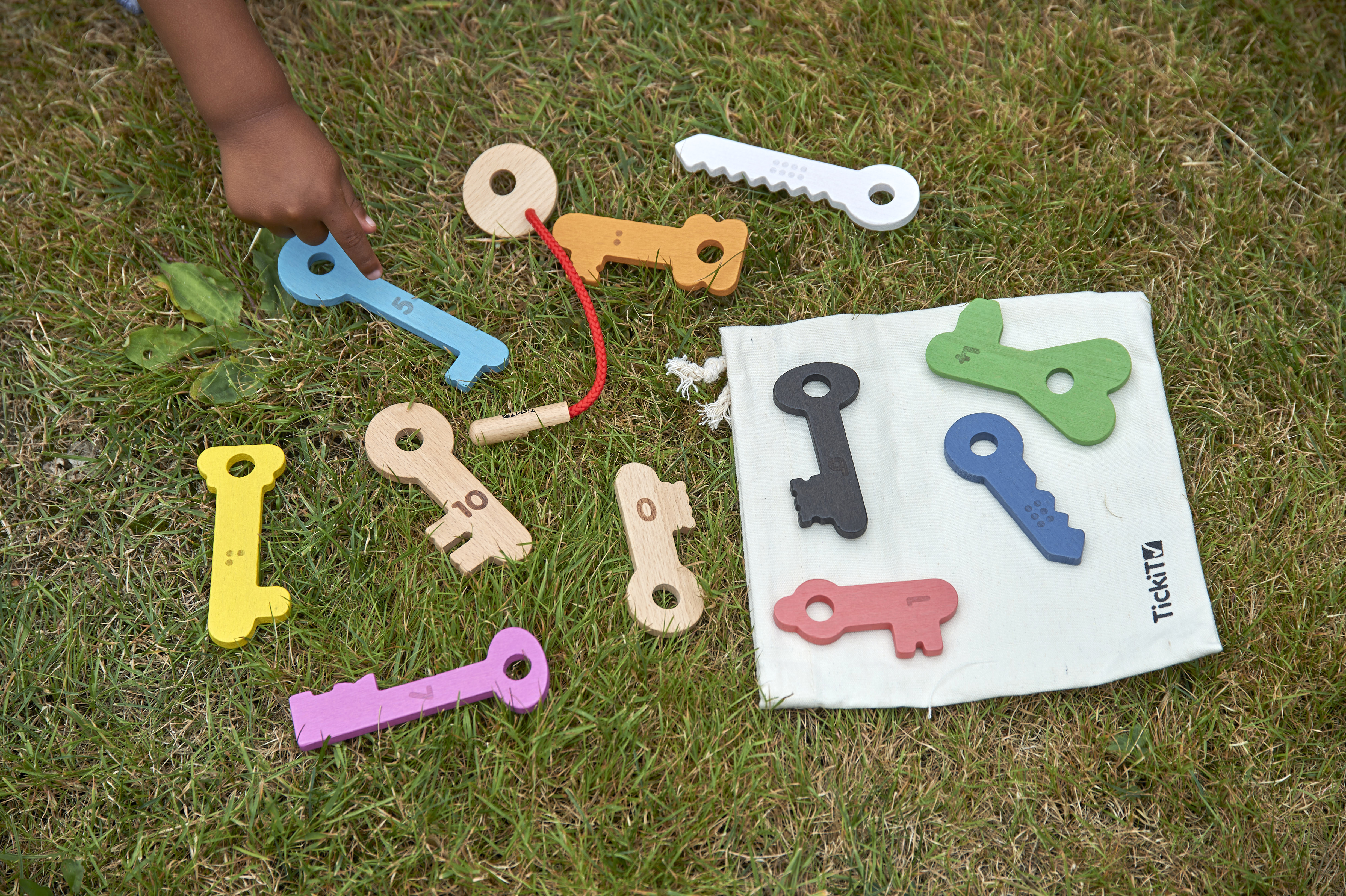 Buntes Schlüssel-Set aus Holz